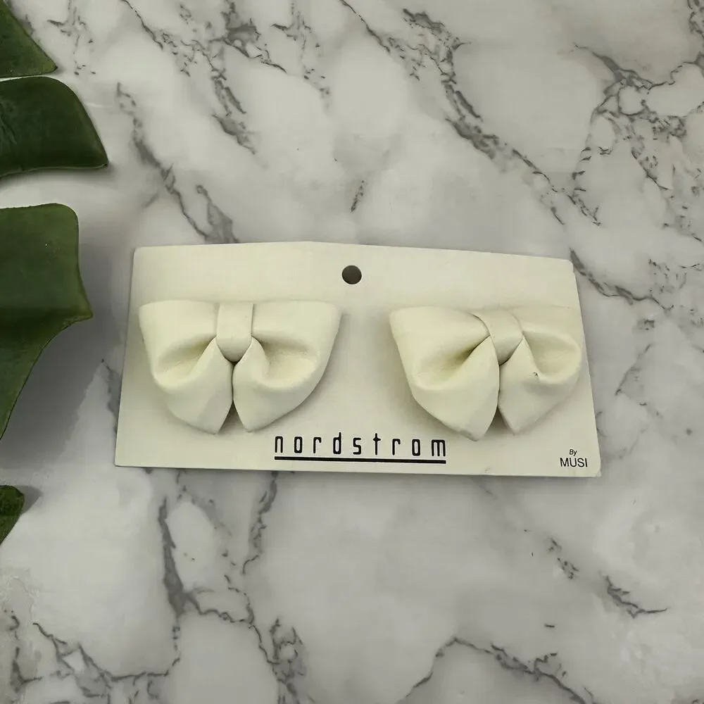 Nordstom Musi Vintage 90s Shoe Bows Clip On New White Vinyl Wide